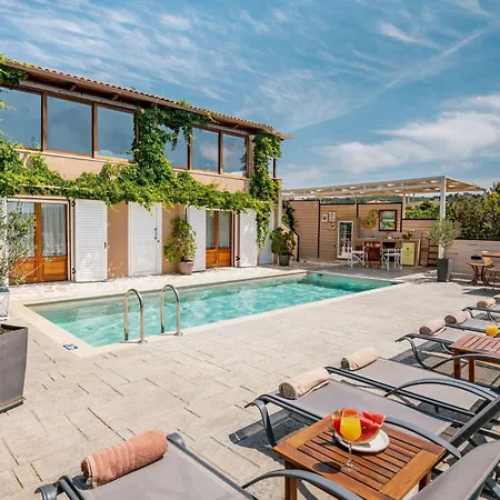 Tramonto With Private Heated Pool, By Zantewize