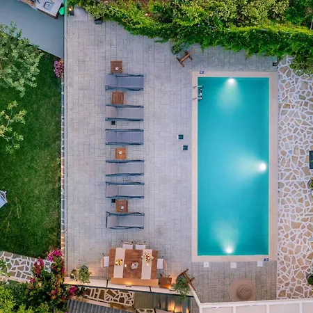 Villa Tramonto With Private Heated Pool, By Zantewize Volímesz